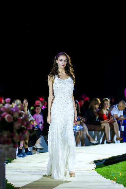 小島君 回顧 共赴玫瑰之約 jenny packham 2018婚紗系列發布會浪漫上演